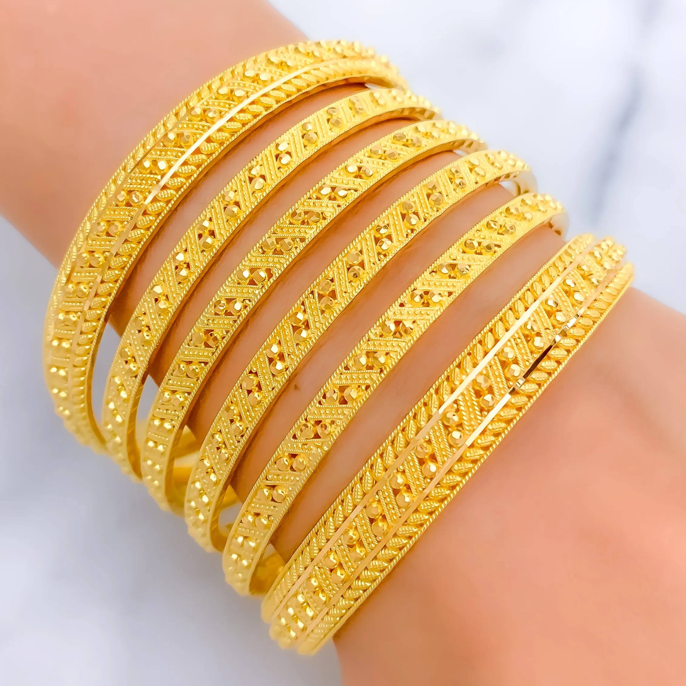 Alternating Upscale Zig-Zag 22k Gold Bangle Set