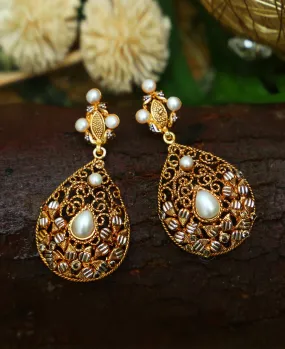 Bantwa Pearl Earrings