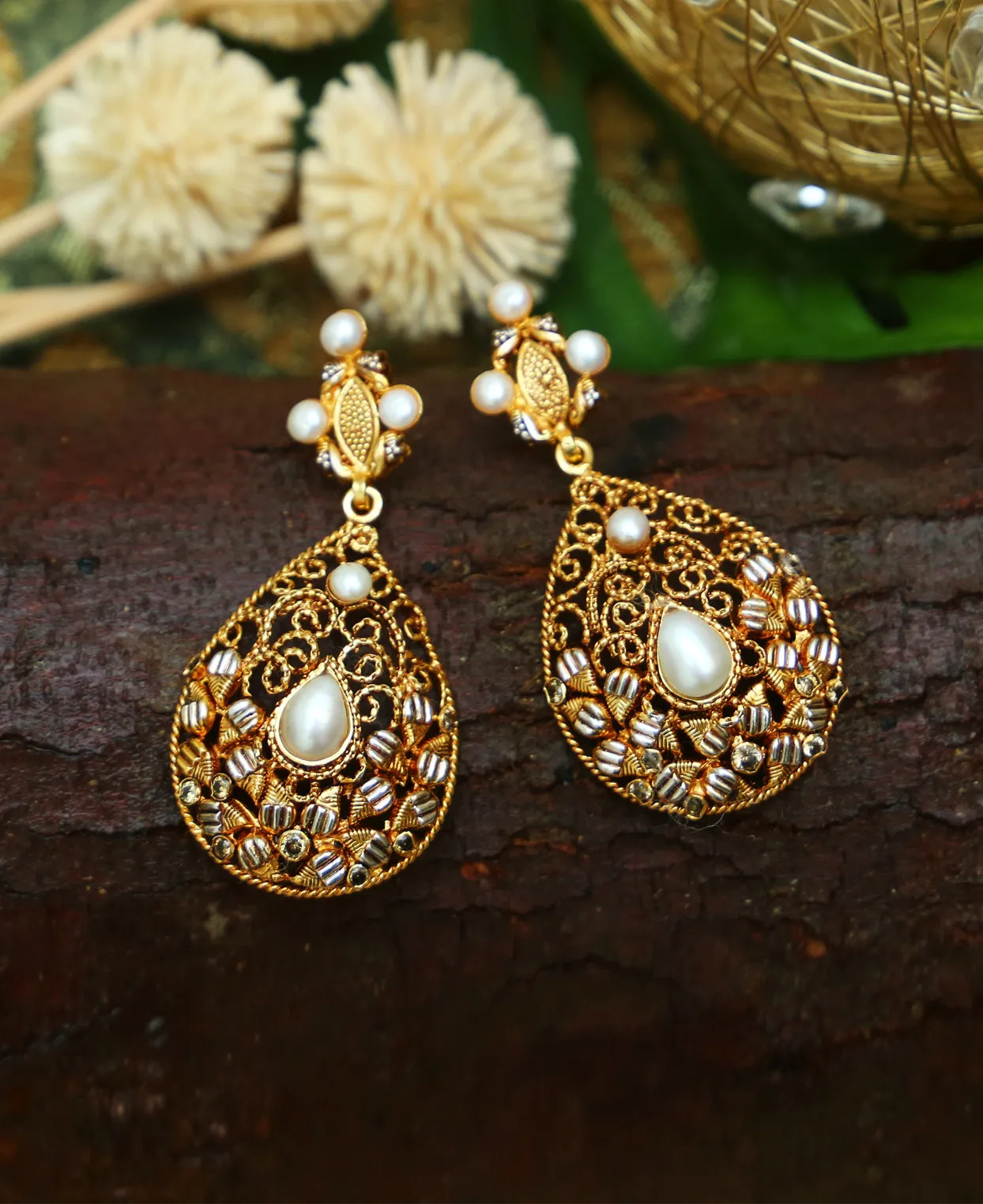 Bantwa Pearl Earrings