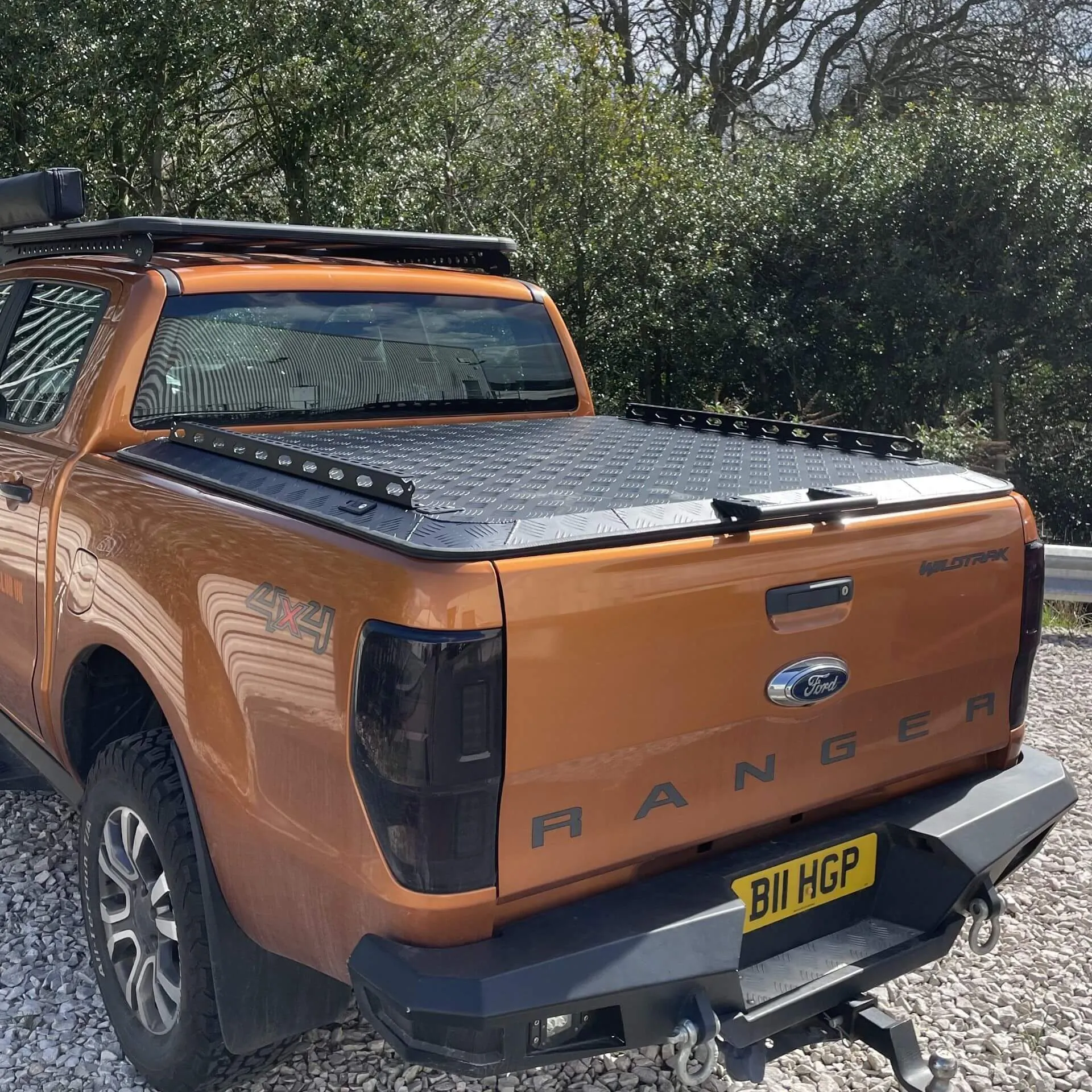 Black Aluminium Flat Tonneau Cover for Toyota Hilux 2016 