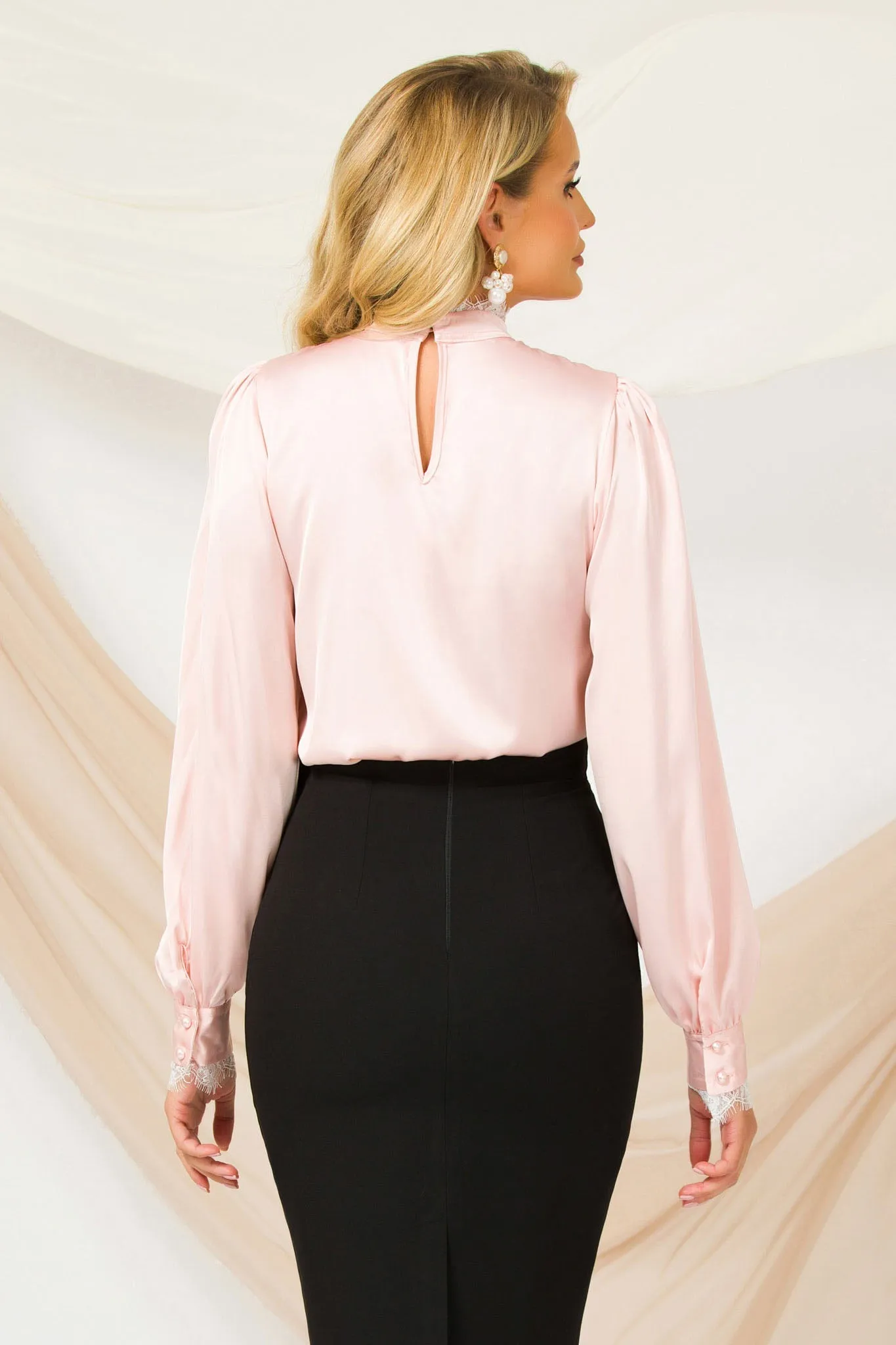 Blusa elegante rosa Pretty Girl con collo e polsini rifiniti in pizzo