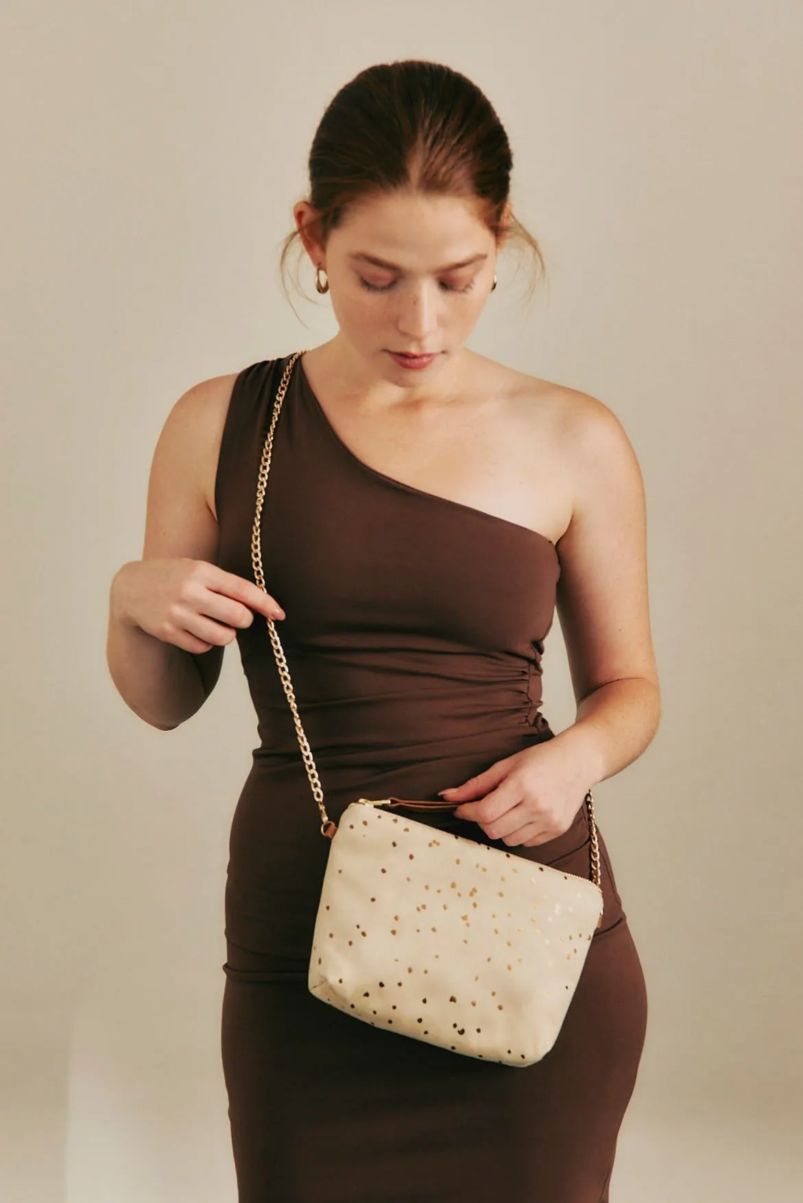 Dulce Clutch & Chain, Confetti Sand