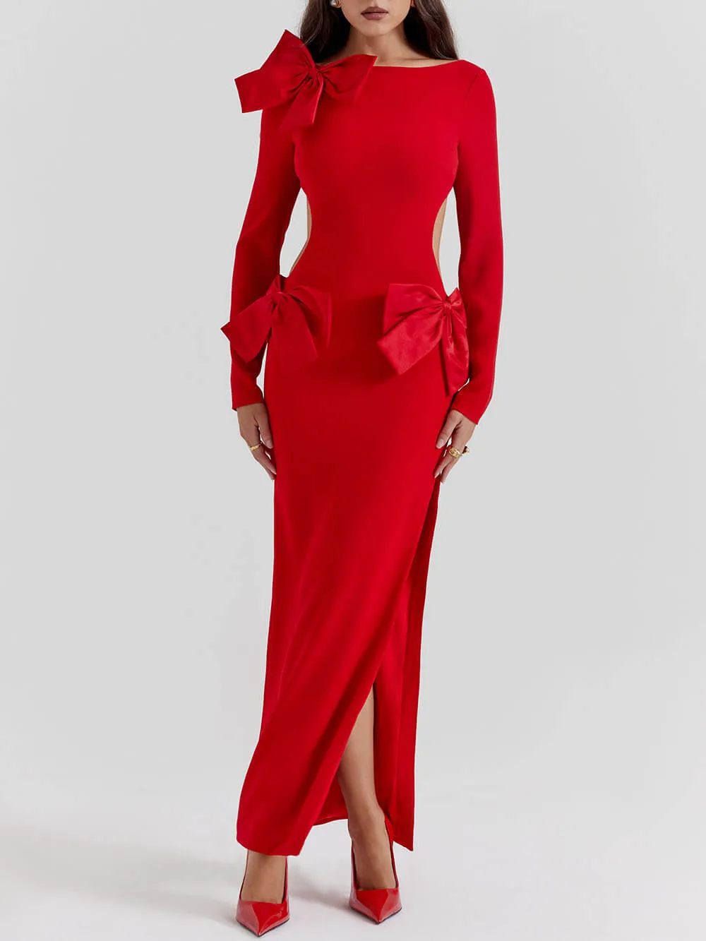 MAXIKLEID MIT ROTER SCHLEIFE